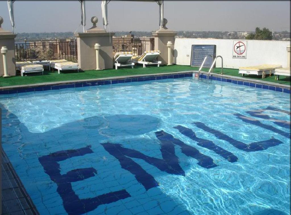 Emilio Hotel Luksor Zewnętrze zdjęcie