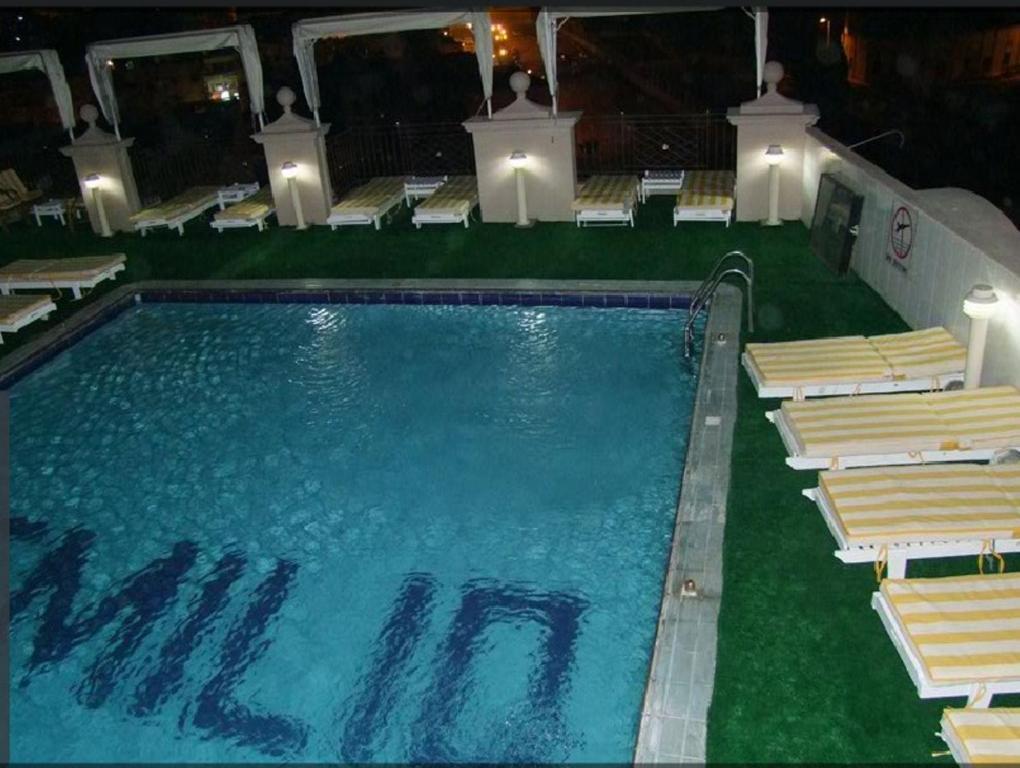 Emilio Hotel Luksor Zewnętrze zdjęcie