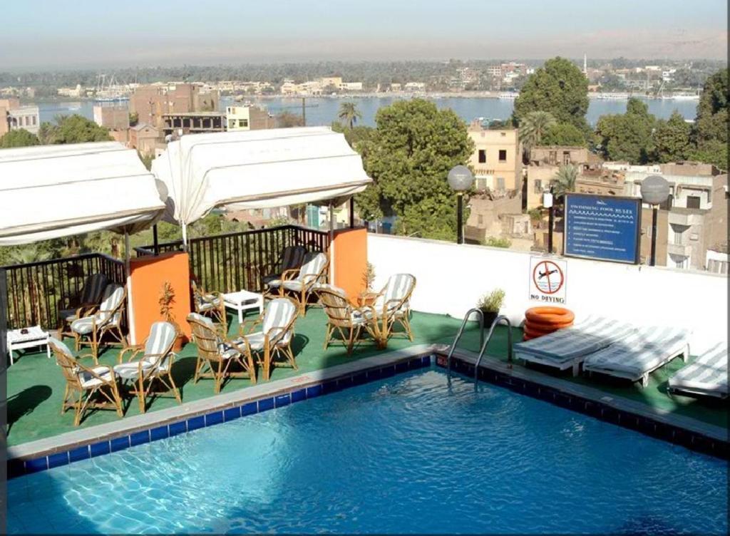 Emilio Hotel Luksor Zewnętrze zdjęcie