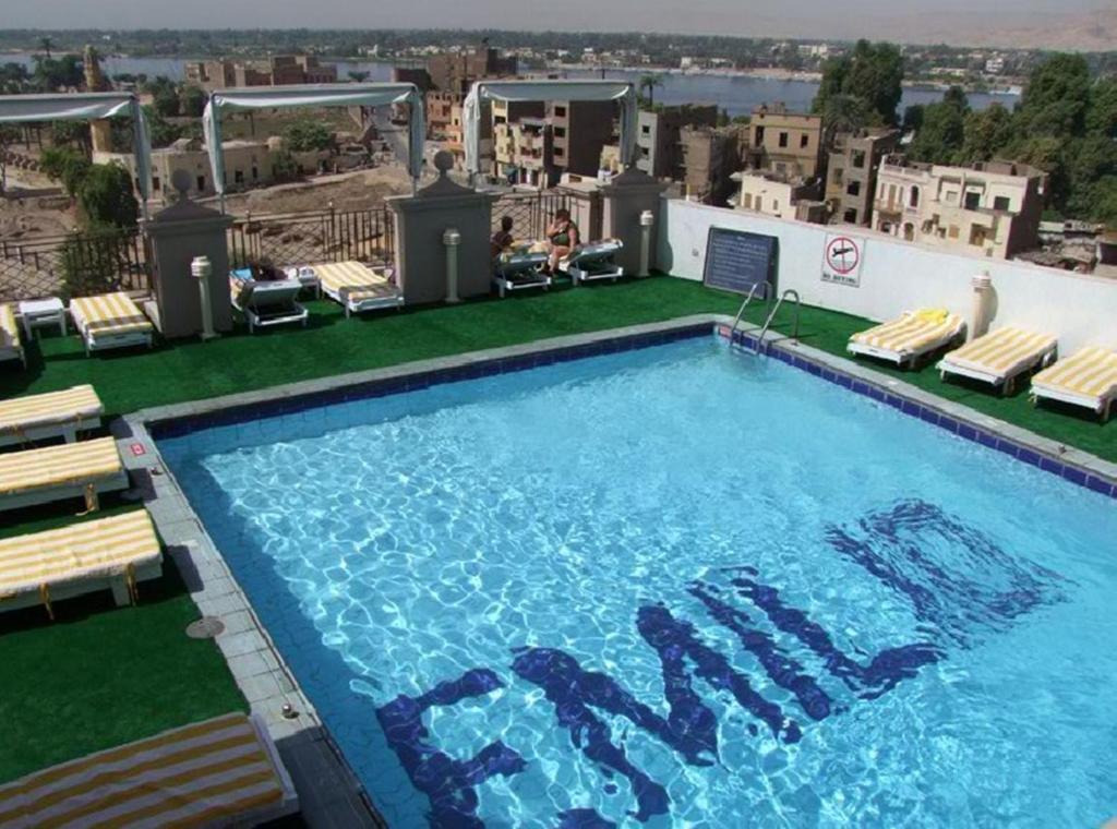 Emilio Hotel Luksor Zewnętrze zdjęcie