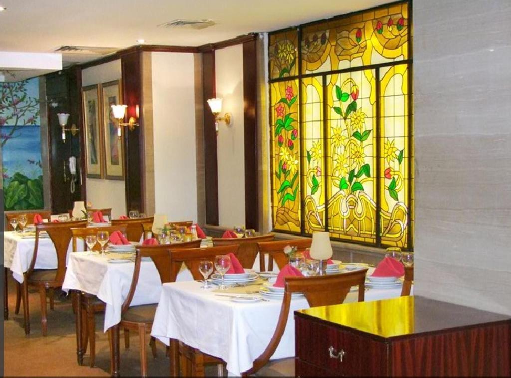 Emilio Hotel Luksor Zewnętrze zdjęcie